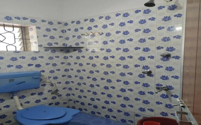 Oyo 87132 Mahamaya Holiday Inn