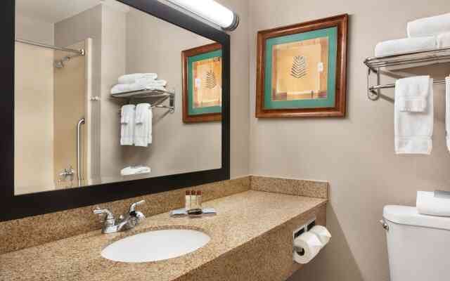 Baymont By Wyndham Greensboro/Coliseum