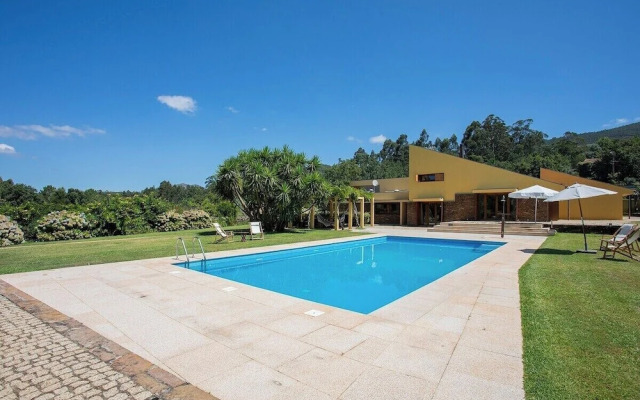 Liiiving in Caminha Countryside Pool House