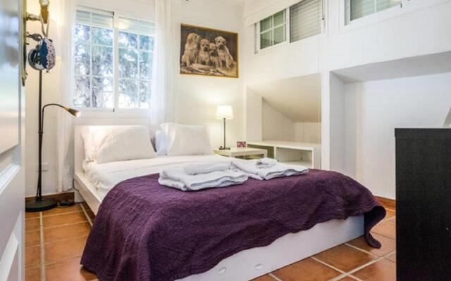 At Home Malaga Stay & Solo Travellers