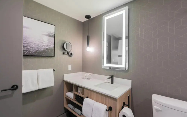 Sandman Signature Las Colinas Hotel & Suites