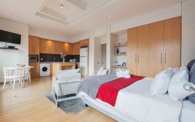 Cartwrights Corner 808 by CTHA