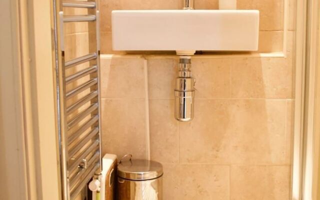 1 Bedroom Flat In Edinburgh