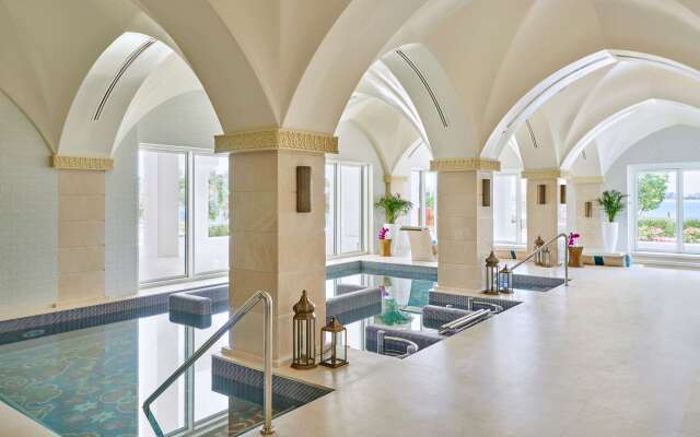 Hilton Salwa Beach Resort & Villas