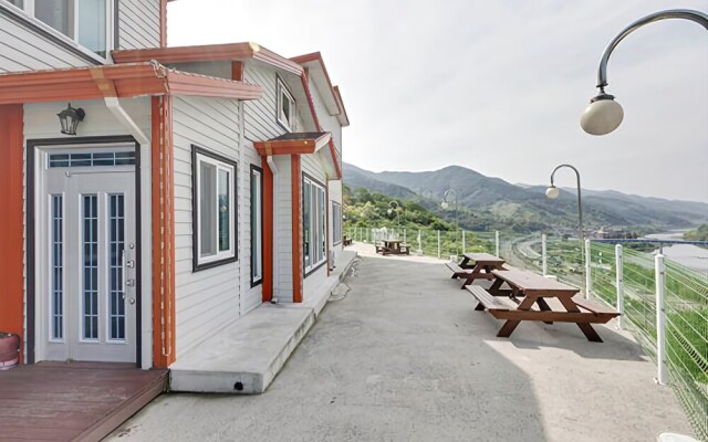Gokseong Gicha Maeul Hill Pension