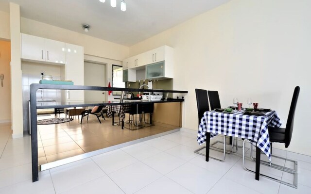 6-8 pax SetiaWalk 5min LRT Cozy Apartment Puchong