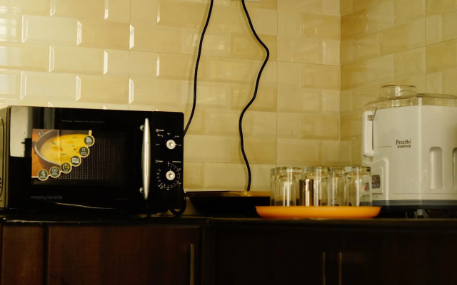 Eben Service Apartment