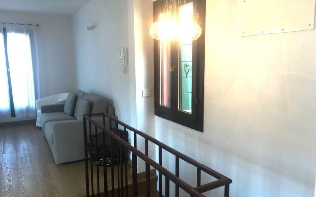 Modern Apartment with Terrace