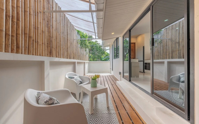 Stylish Rooftop Pool Villa Sea View V211