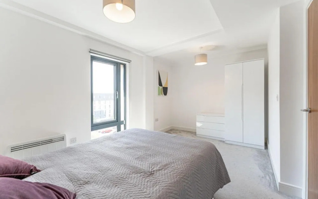 Modern 1 Bedroom Apartment With Parking