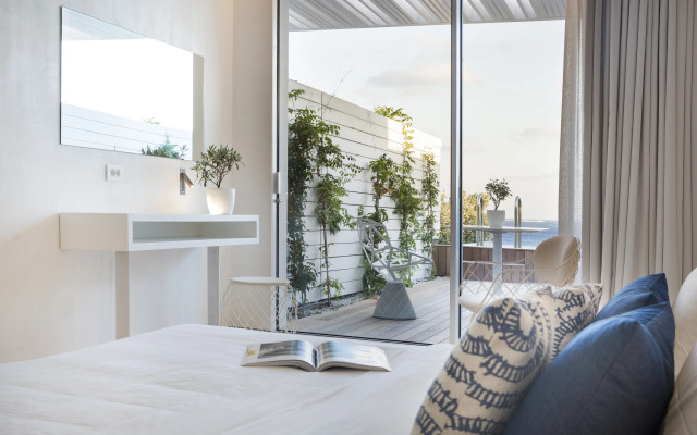 Mykonos Dove Beachfront Hotel