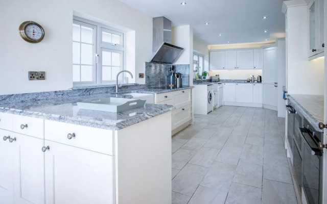 Rainbow Leap - 5 Bed Holiday Home - Saundersfoot
