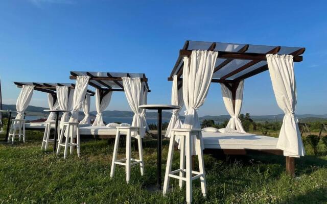 Отель Етерно