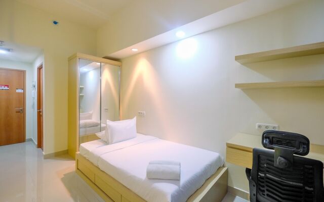 Cozy Living Studio Room at Evenciio Margonda Apartment