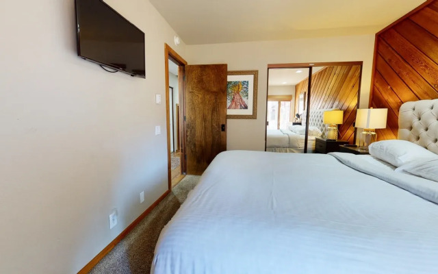 Snowcreek III #415 Condo