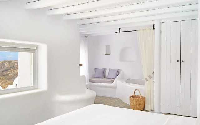 Mykonos Lolita, A Grecotel Resort to Live