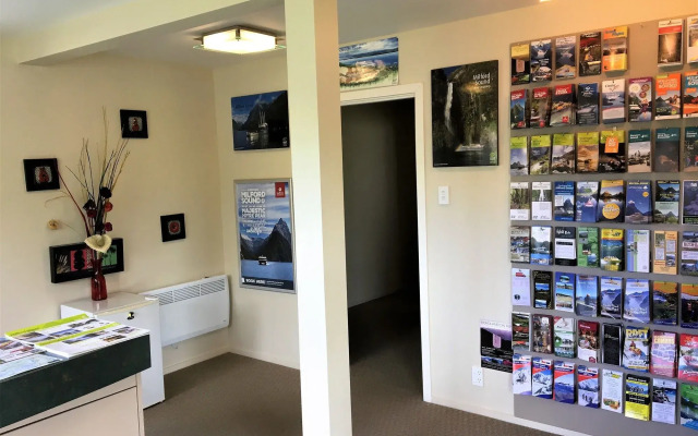 Fiordland Lakeview Motel and Apartments