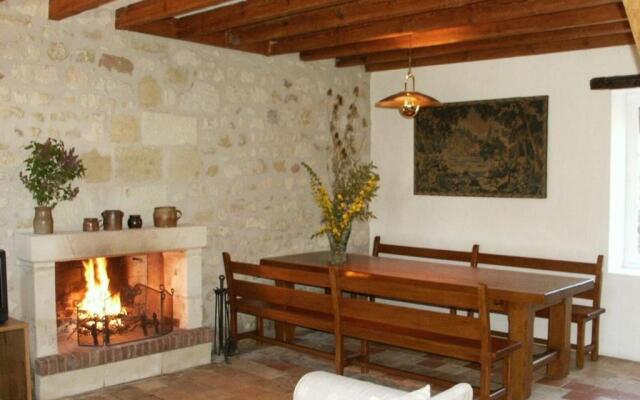 Gîte Saint-Benoît-la-Forêt, 4 pièces, 6 personnes - FR-1-381-188