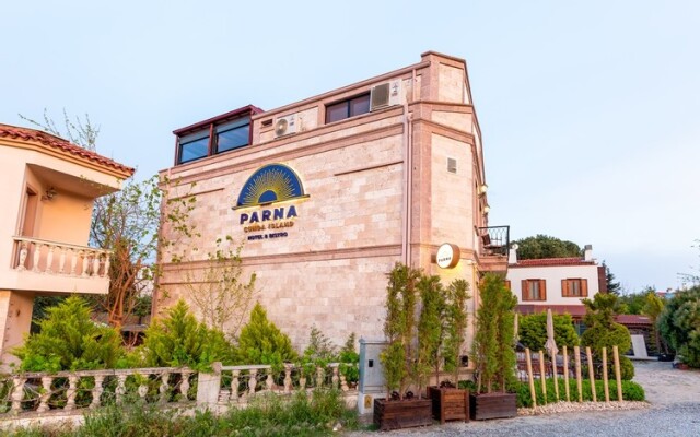 Parna Hotel