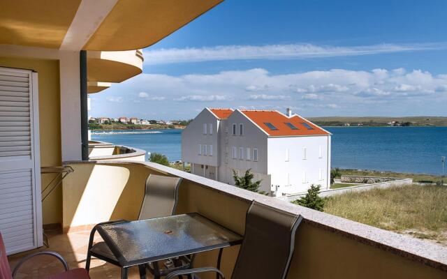 Super - 50 m from pebble beach - SA4 Thea - 2.kat(2+1)