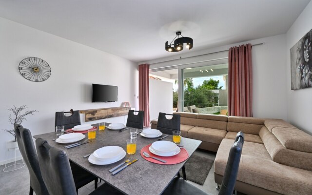 Imperial Apartment with Private Pool