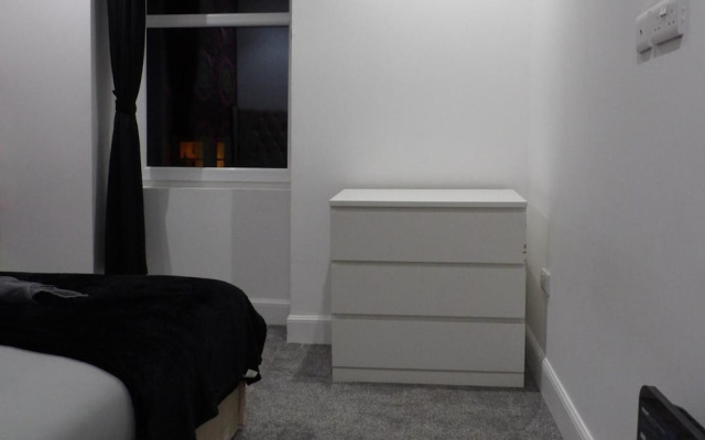 2bed Apt Sleeps 4-near Meadows Park, Parking, Wifi