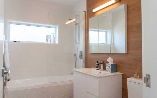 Classic And Cosy 1960S 2 Bedroom Townhouse
