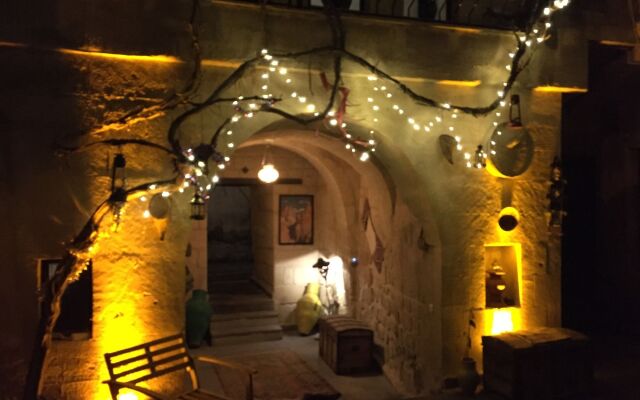 Helios Cave Hotel