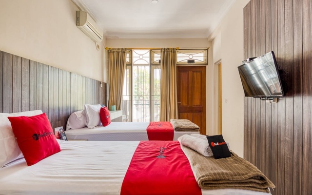 RedDoorz near UNTAG Surabaya – Guest Rooms – Surabaya