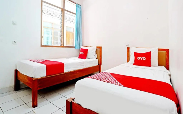 OYO 90840 Teratai Residence