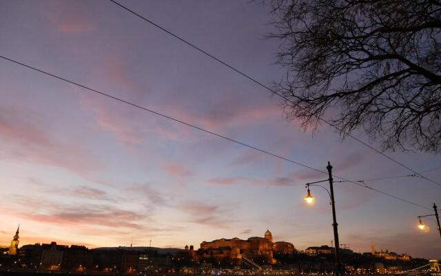 Fashion Street Suite