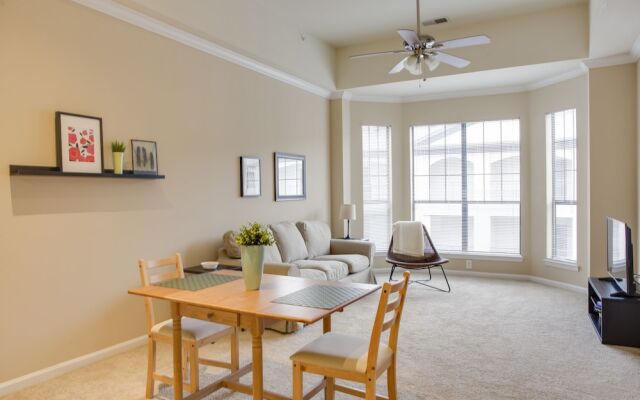 Southend 1 BR Apt with Parking by Frontdesk