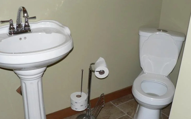 The Getaway Waterfront Cottage