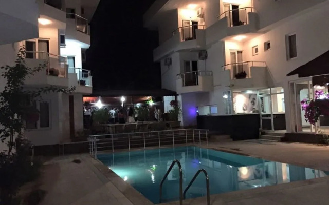 Madi Otel Lara