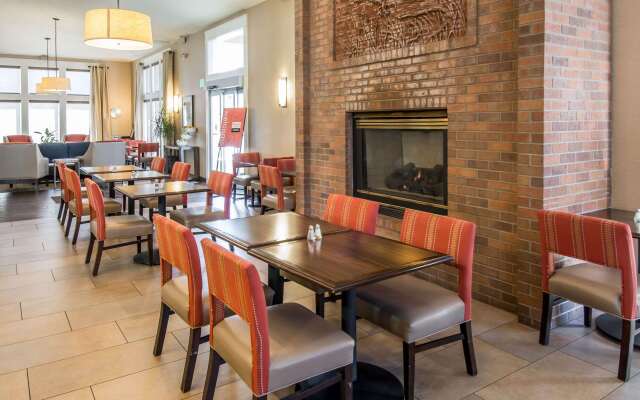 Comfort Inn & Suites