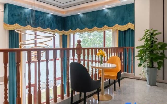 Yunshuige Lake View Pool Villa