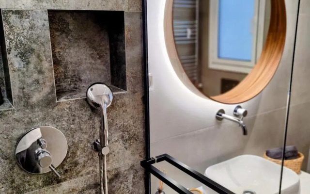 Elpis' Cozy & Luxury Apartment