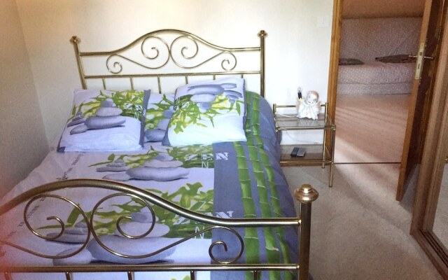 House With 2 Bedrooms in Lanobre, With Enclosed Garden