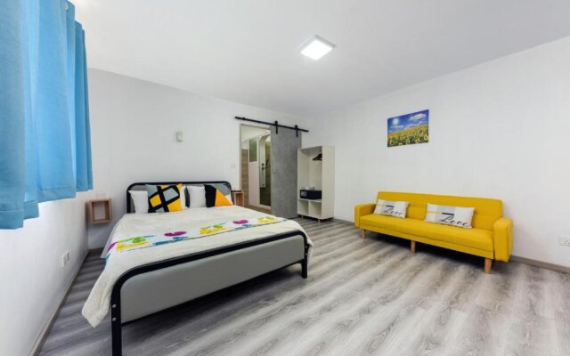 C-view Apartments - Brand new beachfront studio apartments with rooftop jacuzzi