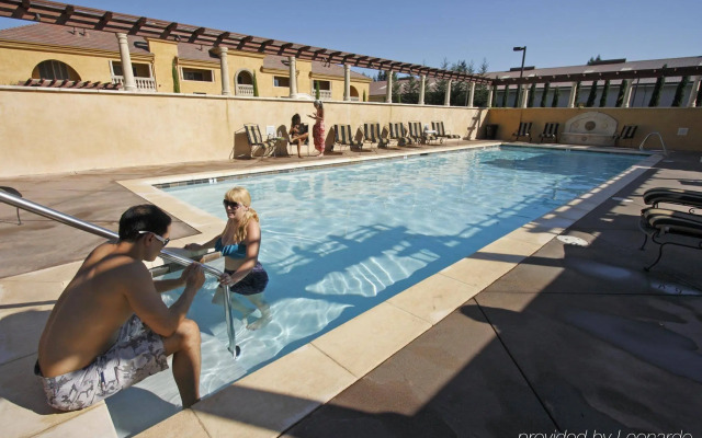 Best Western Dry Creek Inn