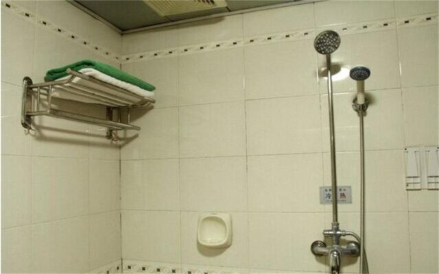 Qufu Yinshi Hotel