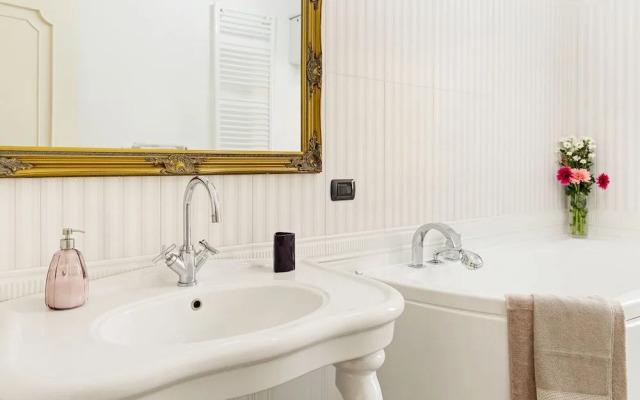 Salvator Rosa Metro Station Flat