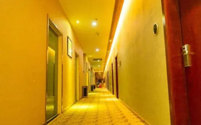 Fenghuang Huating Hostel