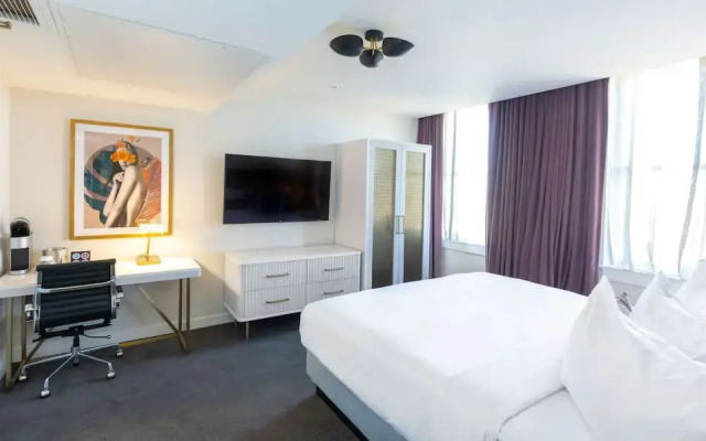 The Kelly Birmingham, Tapestry Collection By Hilto