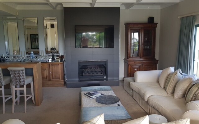 Q in Fresnaye