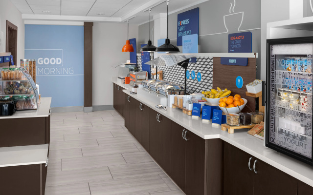 Holiday Inn Express And Suites Midland