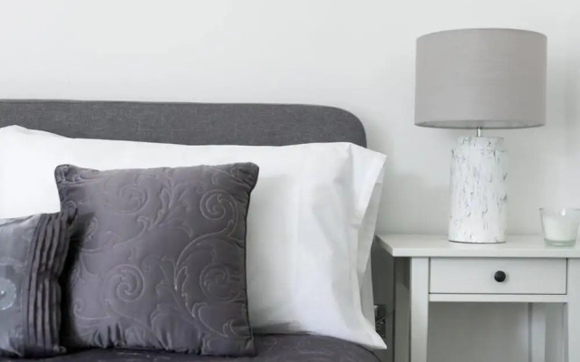 Comfy 5 Location Few Steps From BA I360