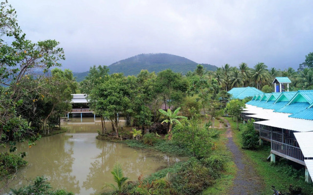 Phangan Farm Stay Resort