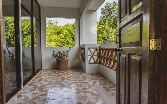 Nomad Beach House - Hostel