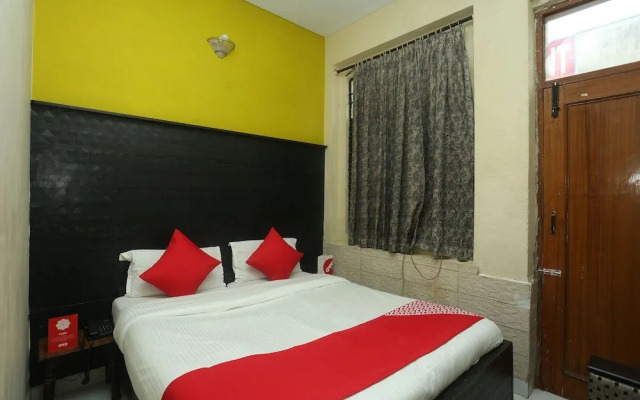 Capital O 15091 Gaurav Boarding House